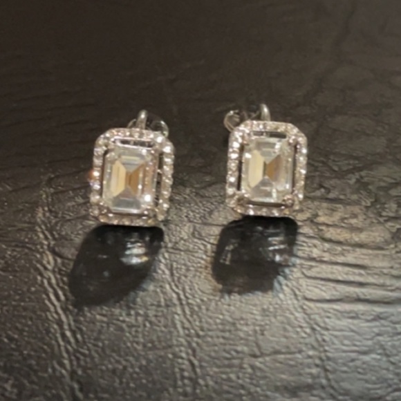 Women’s clip on emerald earrings. - Picture 3 of 4